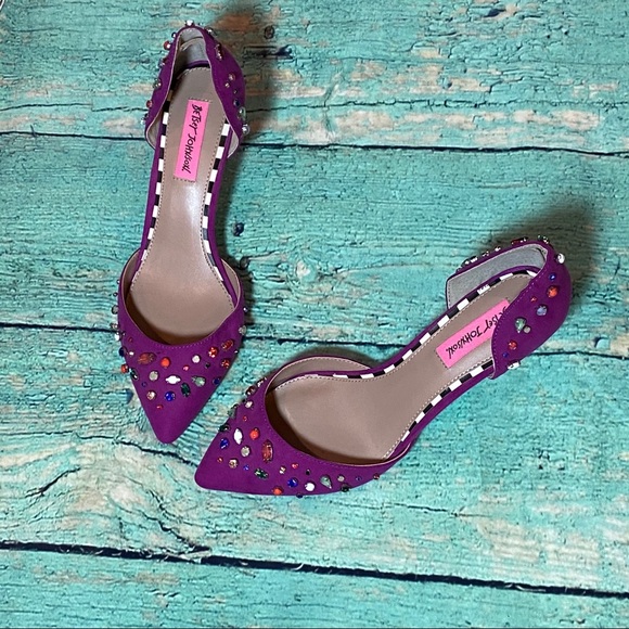 Betsey Johnson Shoes - Betsey Johnson MAX embellished purple kitten pump